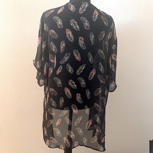 Multiuse, sheer cover up top - Picture 3 of 7